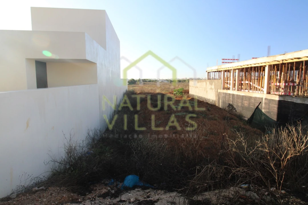 Terreno para Venda em Conceição e Estoi Foto 3