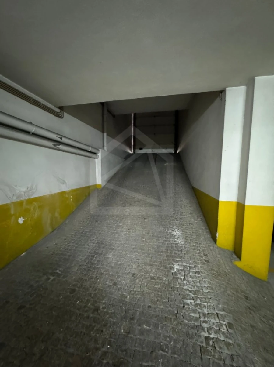 Garagem para Venda em São João da Madeira Foto 19