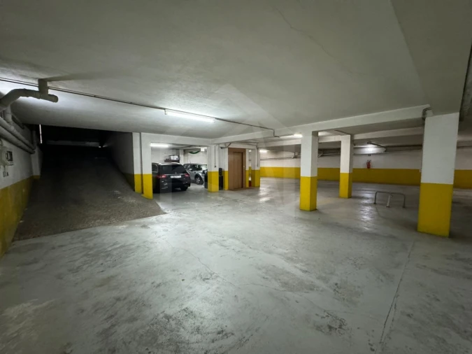 Garagem para Venda em São João da Madeira Foto 6