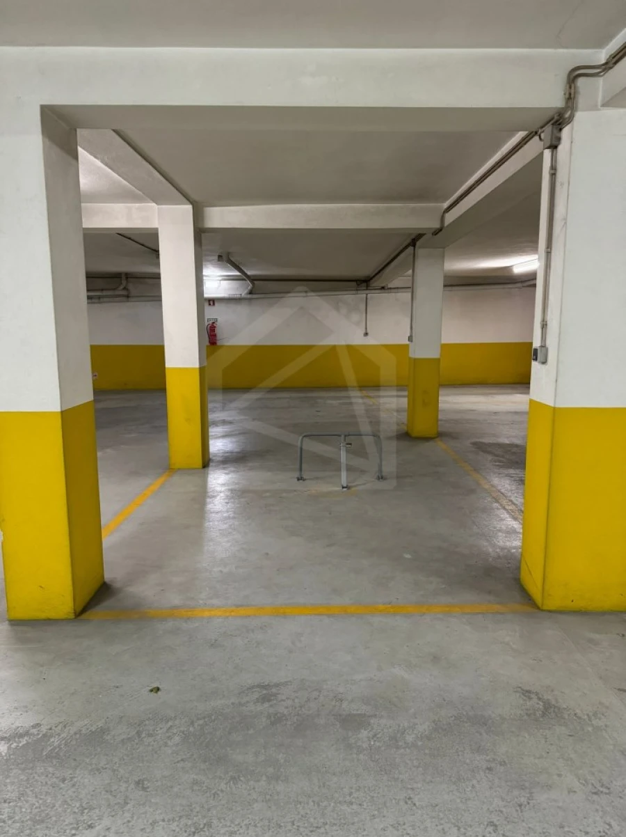 Garagem para Venda em São João da Madeira Foto 15