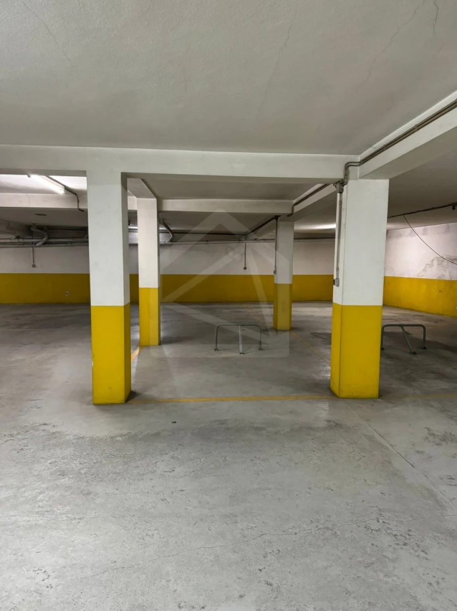 Garagem para Venda em São João da Madeira Foto 17