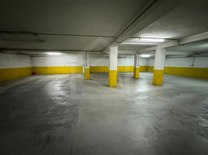 Garagem para Venda em São João da Madeira Foto 7