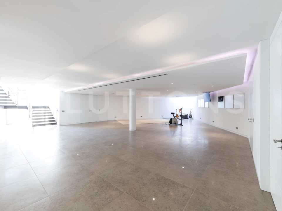 Moradia T6 para Venda em Almancil Foto 48