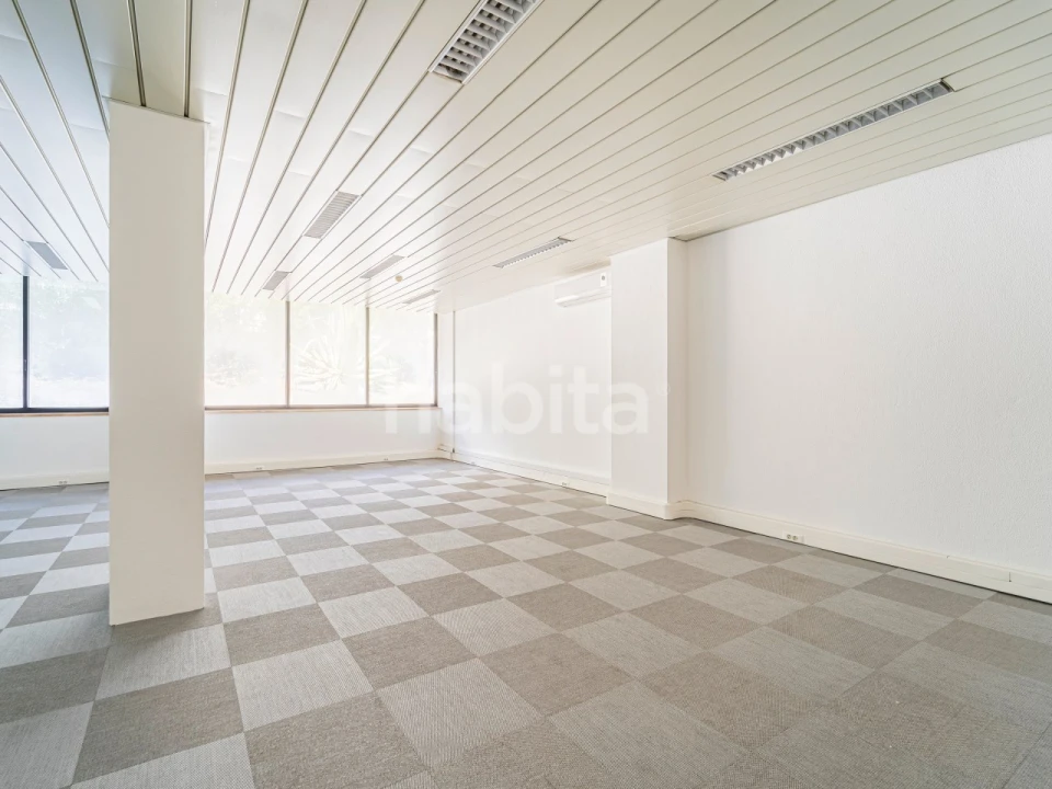 Escritório para Venda em Sacavém e Prior Velho Foto 16