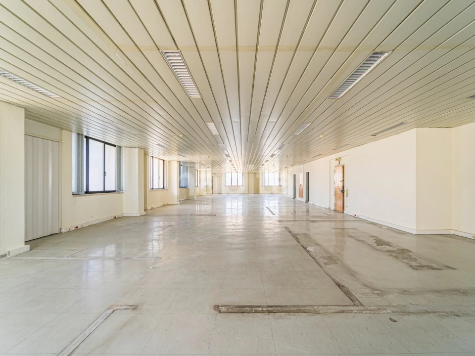 Escritório para Arrendamento em Sacavém e Prior Velho Foto 9