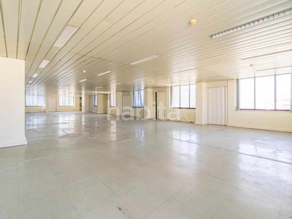 Escritório para Arrendamento em Sacavém e Prior Velho Foto 10