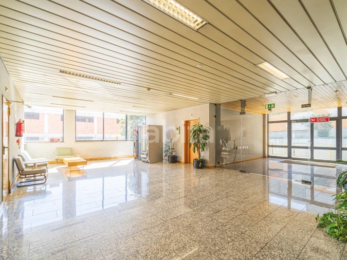 Escritório para Arrendamento em Sacavém e Prior Velho Foto 2