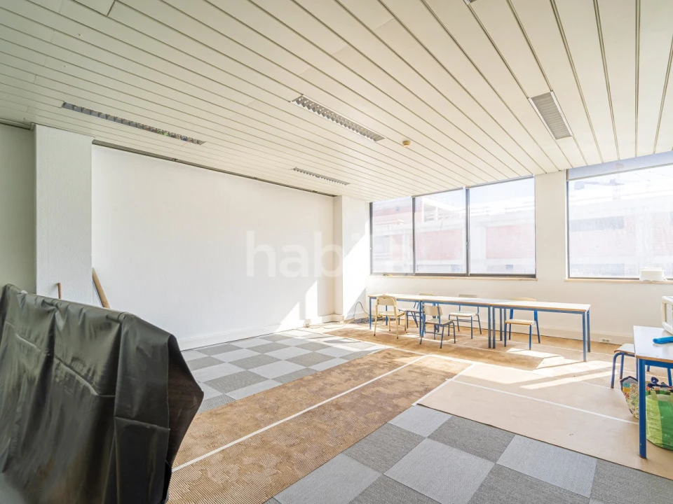 Escritório para Venda em Sacavém e Prior Velho Foto 20