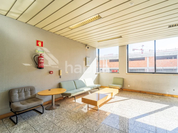 Escritório para Venda em Sacavém e Prior Velho Foto 26
