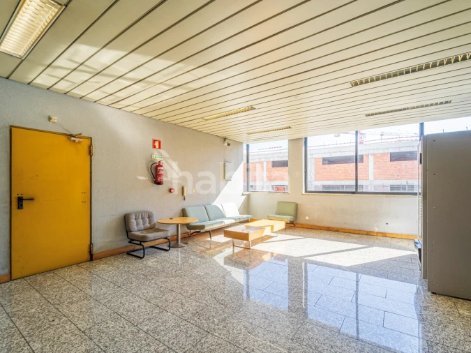 Escritório para Venda em Sacavém e Prior Velho Foto 27