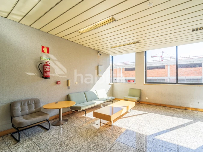 Escritório para Venda em Sacavém e Prior Velho Foto 12