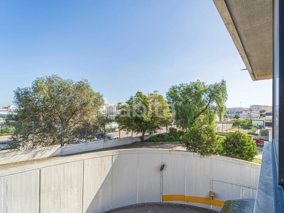 Escritório para Venda em Sacavém e Prior Velho Foto 13