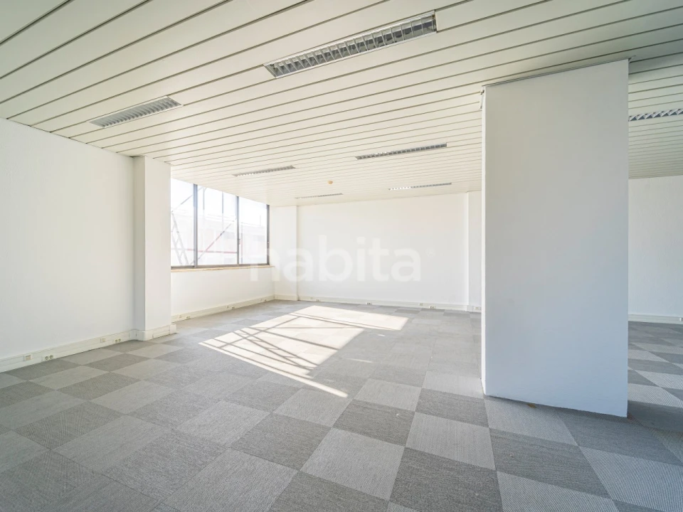 Escritório para Venda em Sacavém e Prior Velho Foto 20