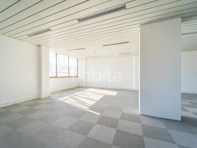 Escritório para Venda em Sacavém e Prior Velho Foto 20