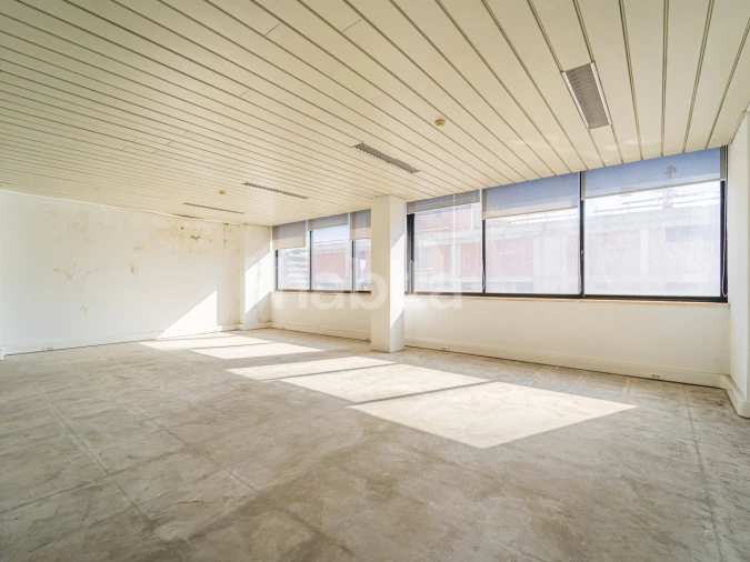 Escritório para Venda em Sacavém e Prior Velho Foto 16