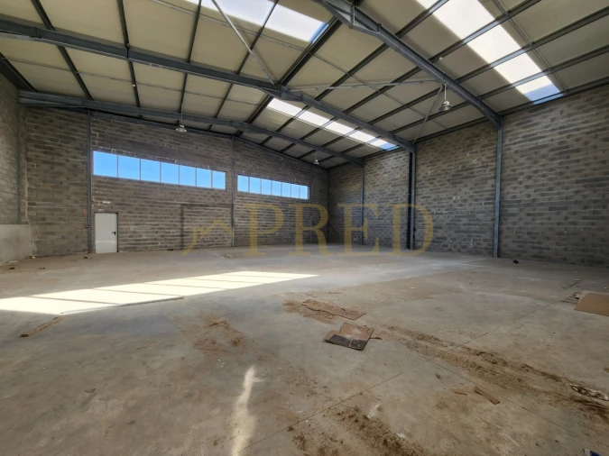 Armazém para Arrendamento em Rio Tinto Foto 2