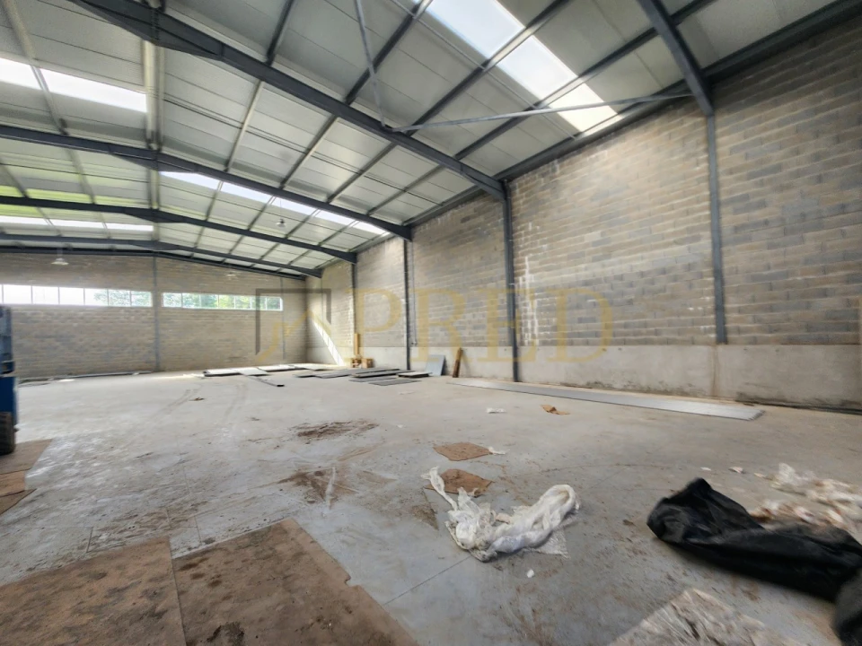 Armazém para Arrendamento em Rio Tinto Foto 2