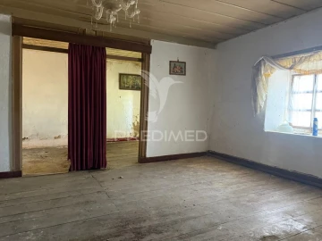 Moradia T3 para Venda em Nossa Senhora do Pranto