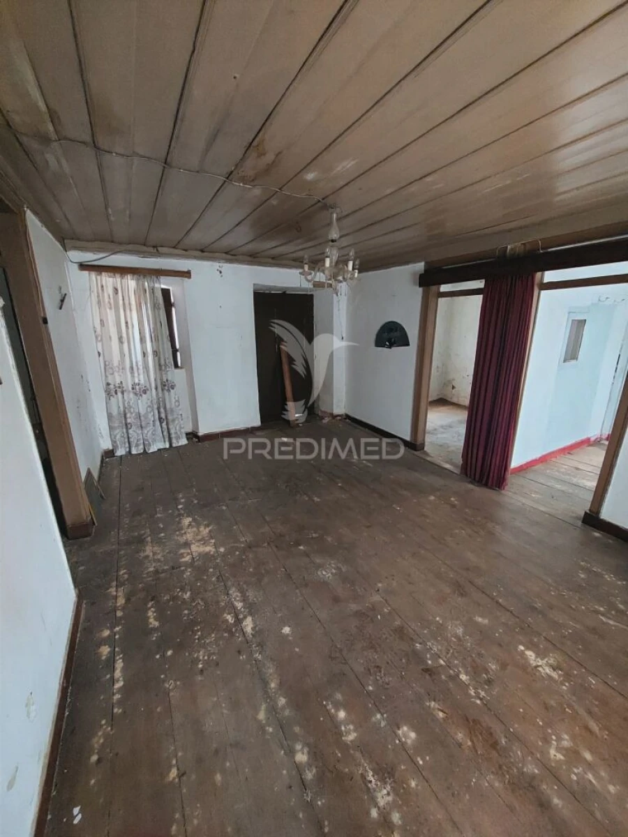 Moradia T3 para Venda em Nossa Senhora do Pranto Foto 5