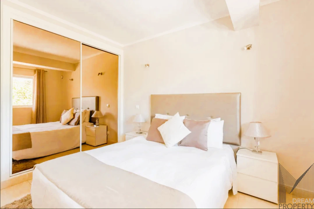 Apartamento T2 para Venda em Quarteira Foto 3