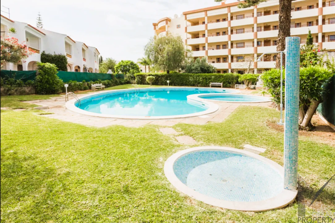 Apartamento T2 para Venda em Quarteira Foto 16