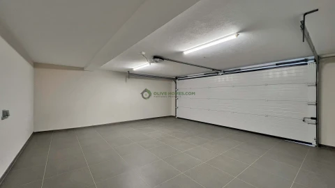 Moradia T5 para Venda em Quarteira