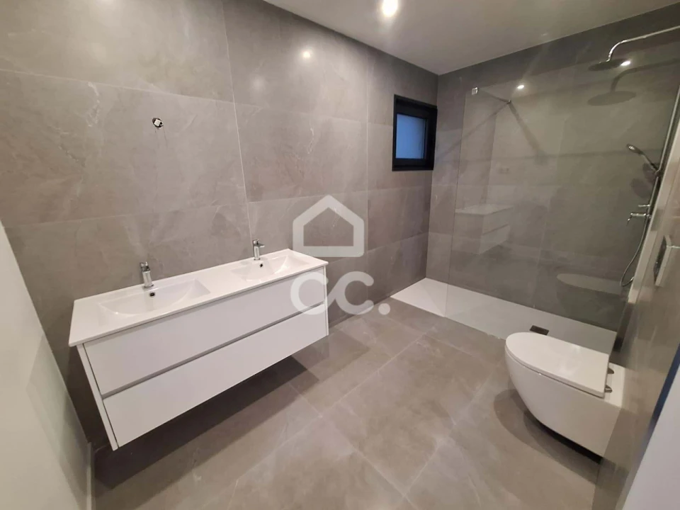 Moradia T3 para Venda em Louredo Foto 3