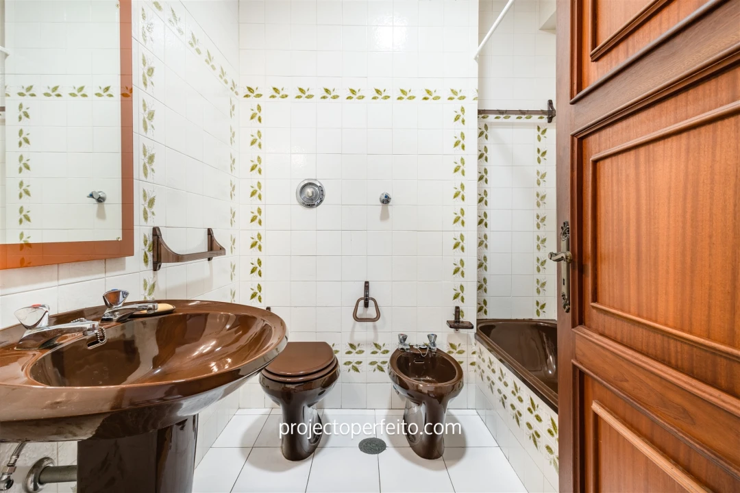 Apartamento T5 para Venda em Espinho Foto 14