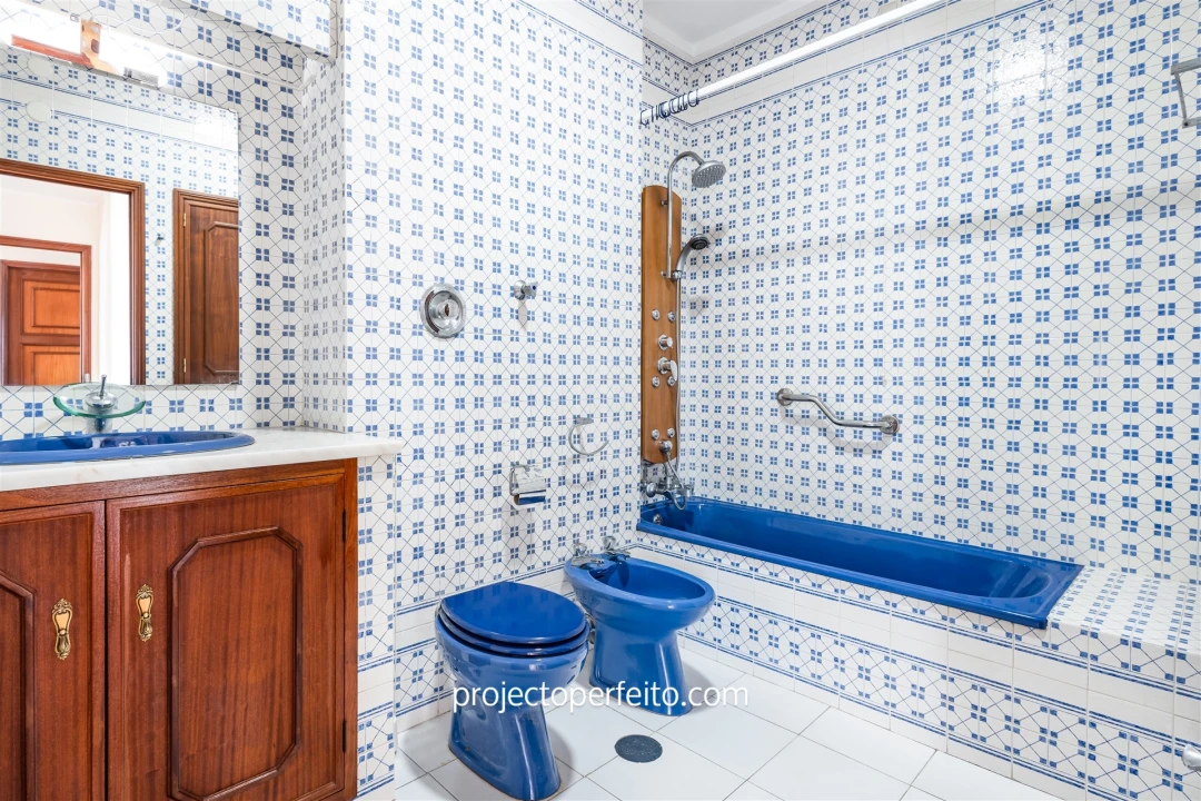 Apartamento T5 para Venda em Espinho Foto 10