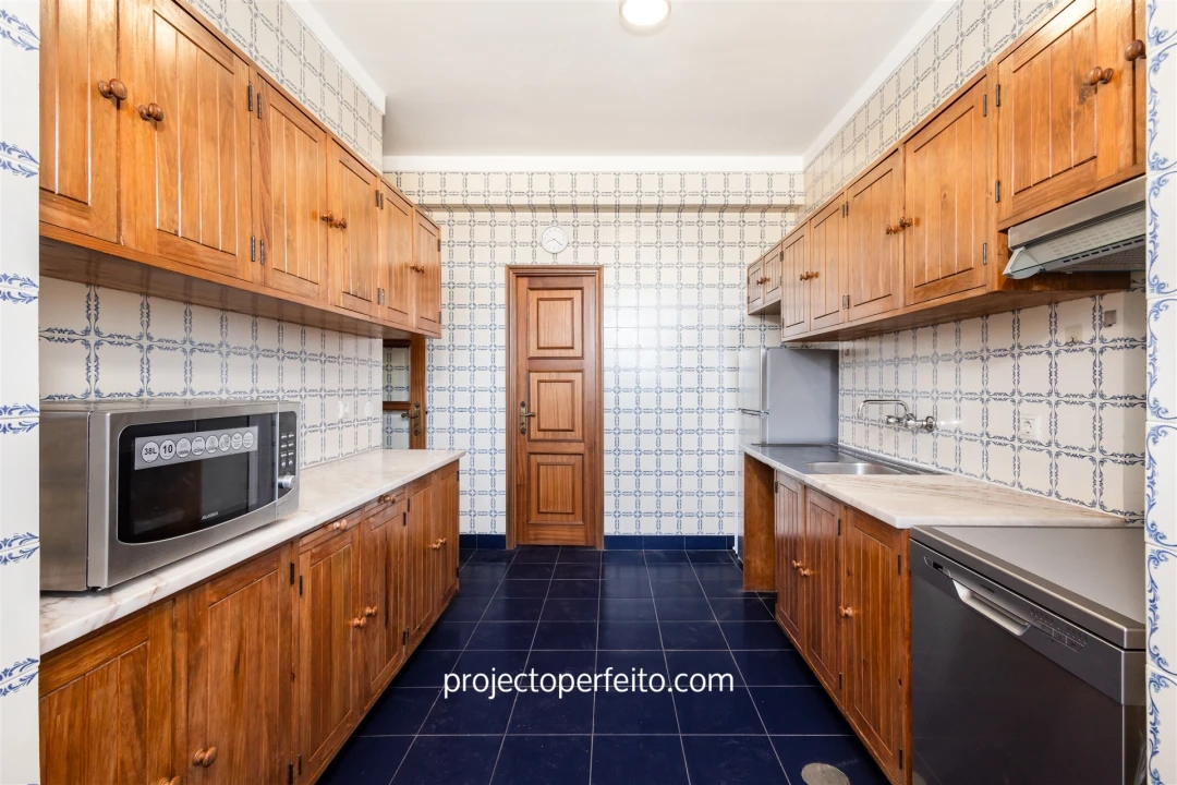 Apartamento T5 para Venda em Espinho Foto 1