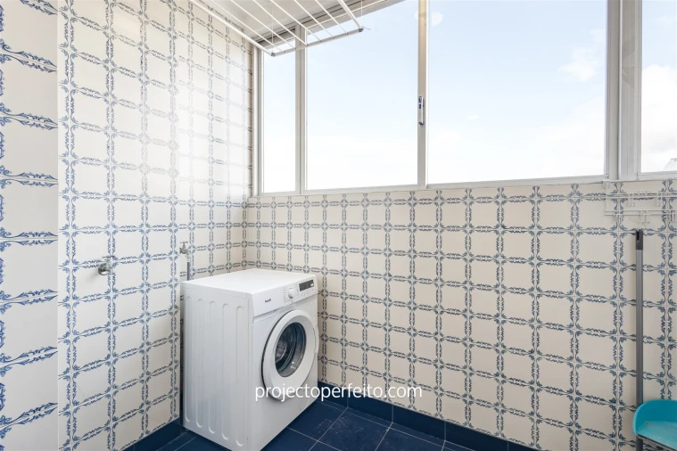 Apartamento T5 para Venda em Espinho Foto 8