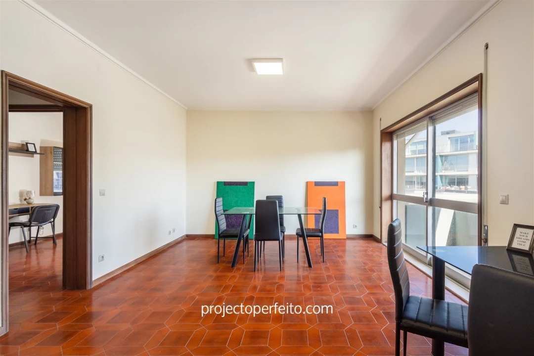 Apartamento T5 para Venda em Espinho Foto 3