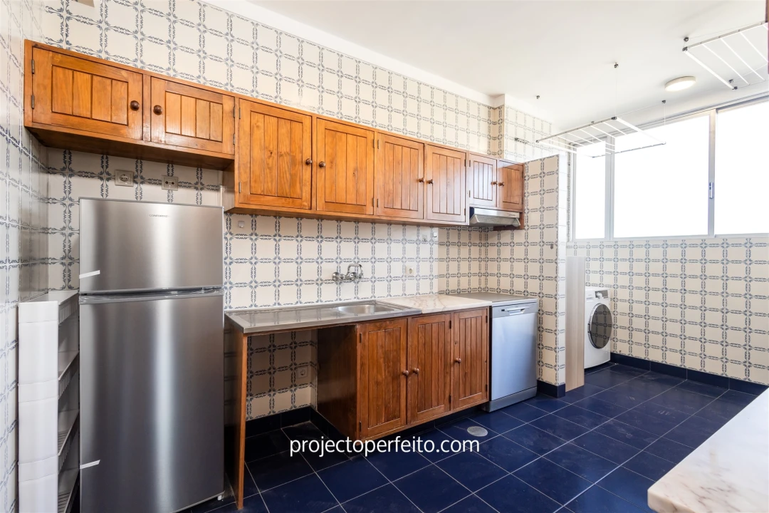 Apartamento T5 para Venda em Espinho Foto 7