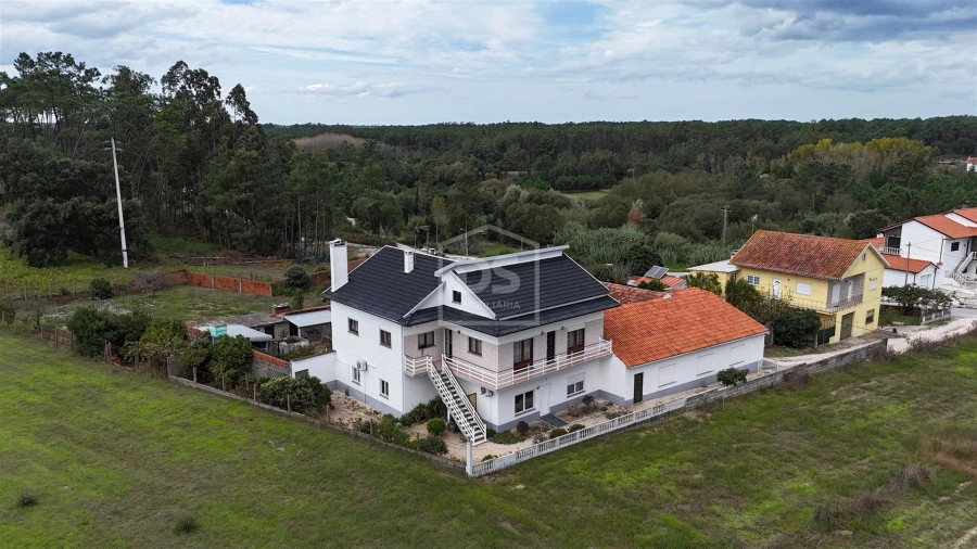 Moradia T7 para Venda em Monte Redondo e Carreira