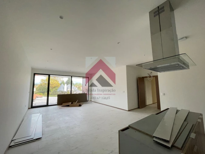 Apartamento T3 para Venda em Aguada de Cima Foto 2