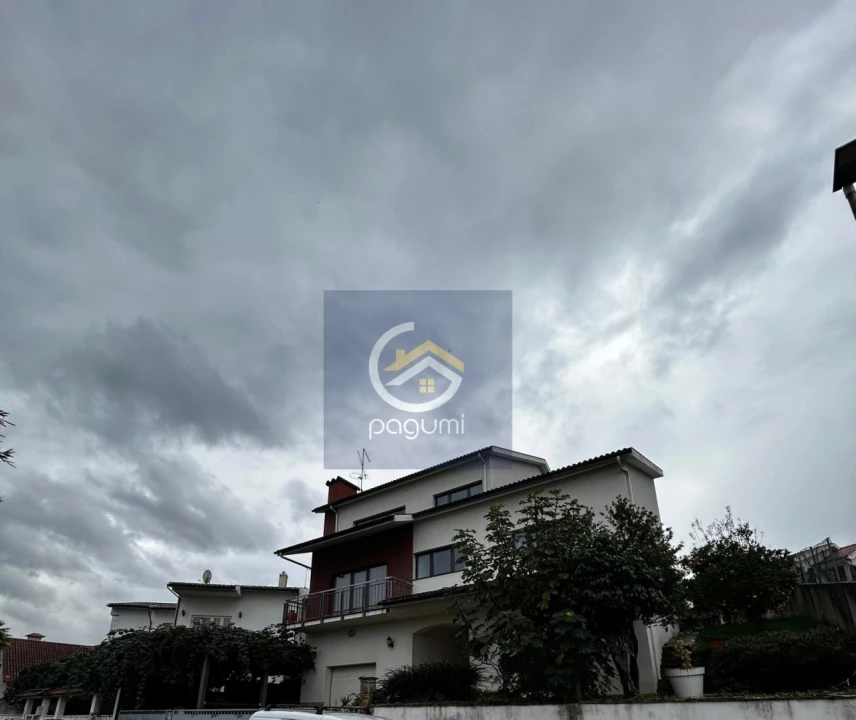 Moradia T5 para Venda em Mondim de Basto Foto 1