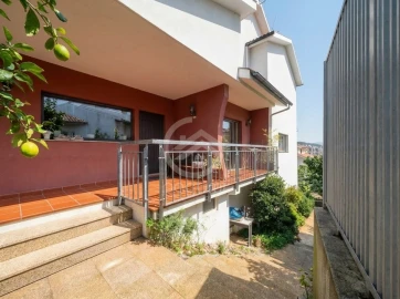 Moradia T5 para Venda em Mondim de Basto