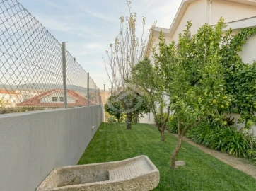 Moradia T5 para Venda em Mondim de Basto
