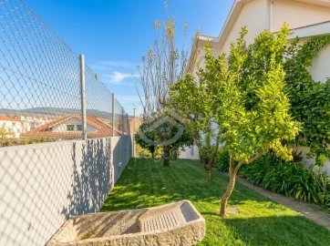 Moradia T5 para Venda em Mondim de Basto