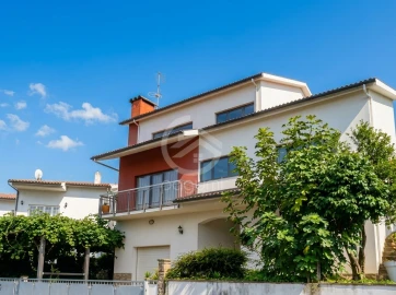 Moradia T5 para Venda em Mondim de Basto