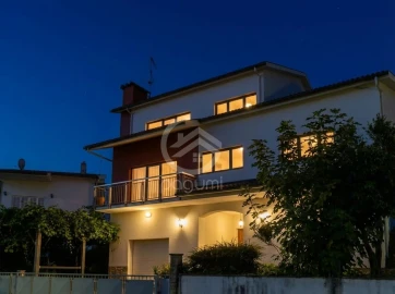 Moradia T5 para Venda em Mondim de Basto