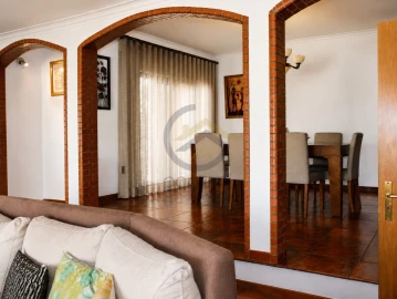Moradia T5 para Venda em Mondim de Basto