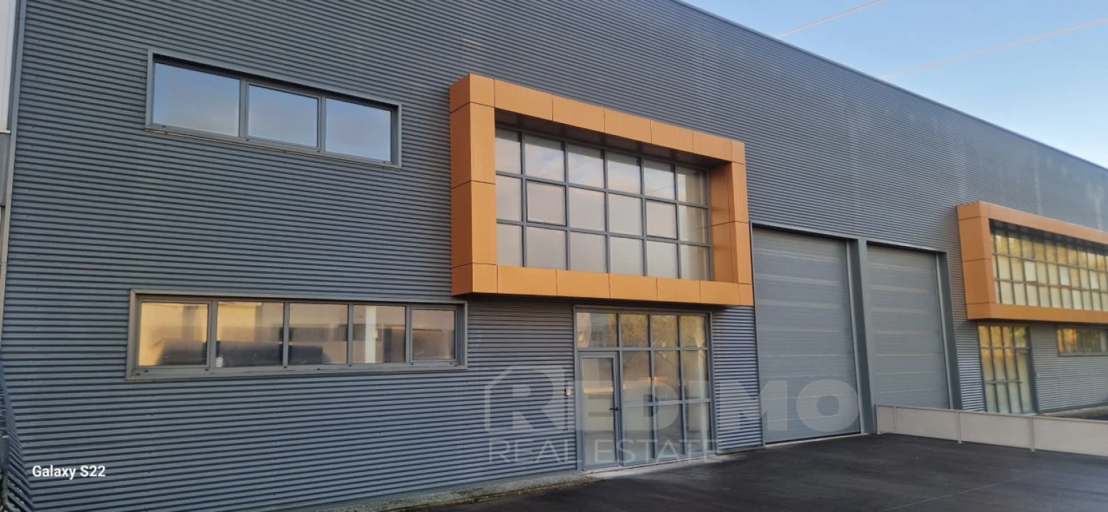 Armazém para Arrendamento em Romariz Foto 3