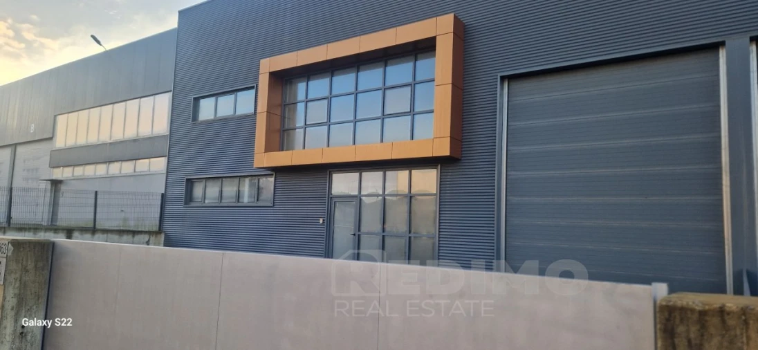 Armazém para Arrendamento em Romariz Foto 2