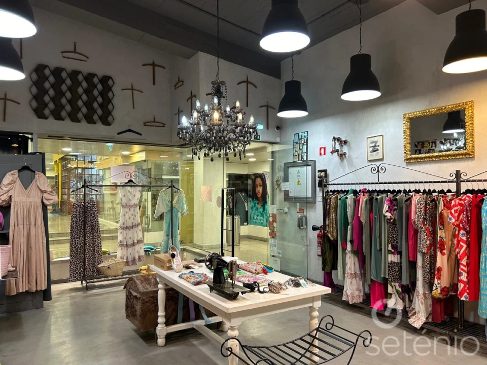 Loja para Venda em Santo António Foto 7