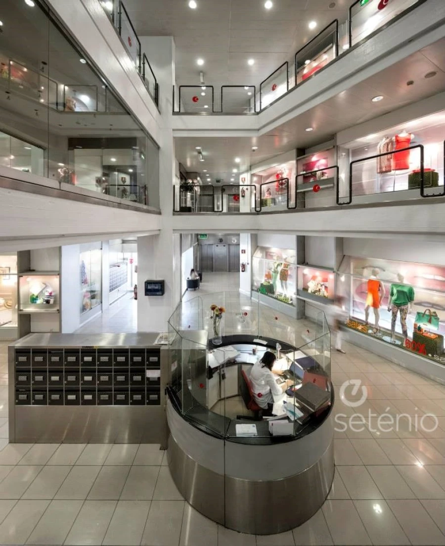 Loja para Venda em Santo António Foto 9