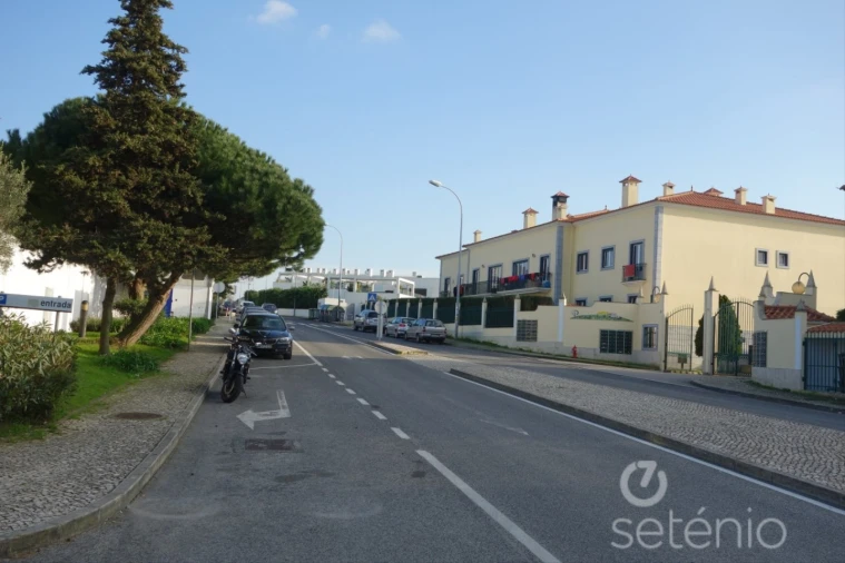 Terreno para Venda em Algueirão-Mem Martins Foto 8
