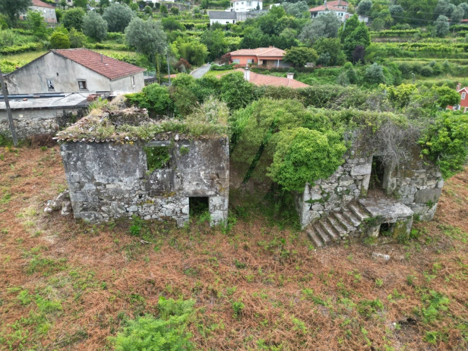 Moradia T3 para Venda em Bárrio e Cepões Foto 1