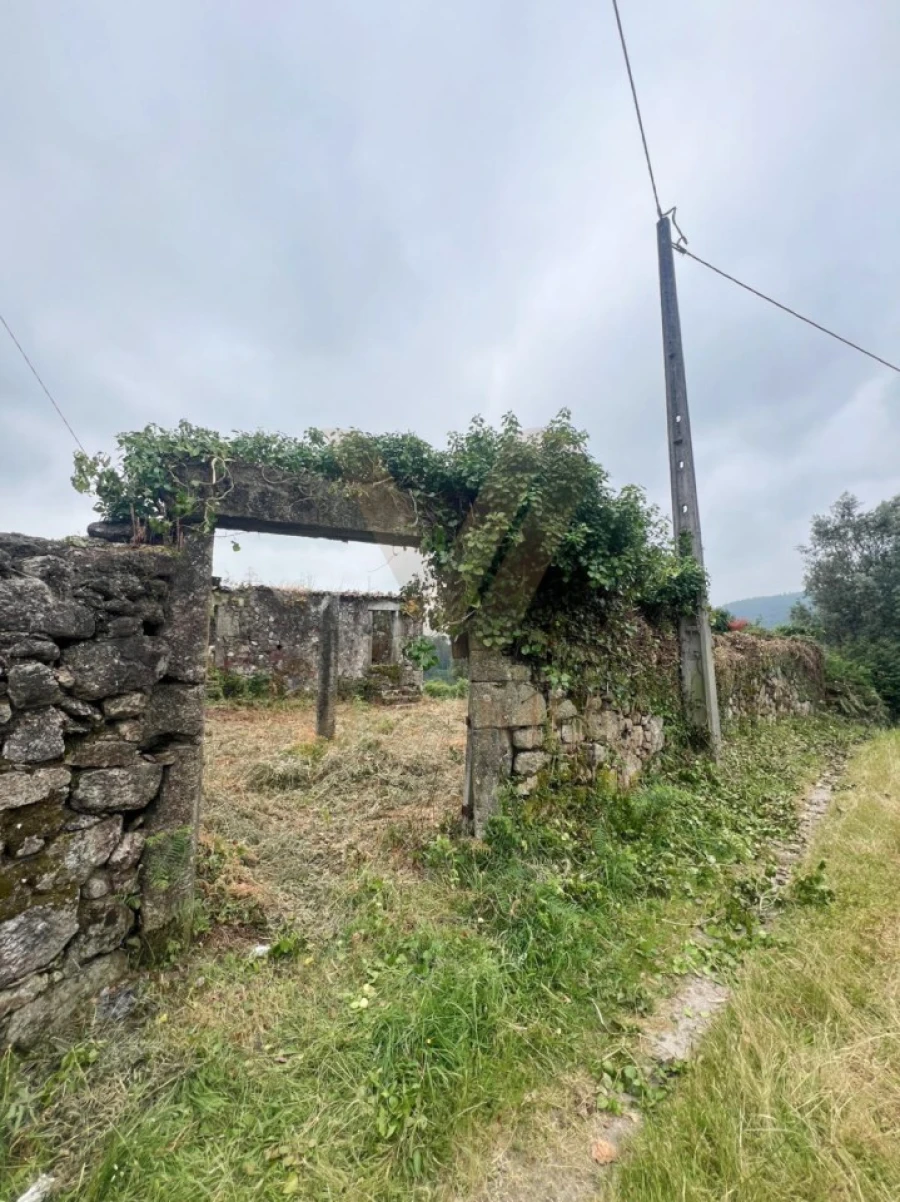 Moradia T3 para Venda em Bárrio e Cepões Foto 10