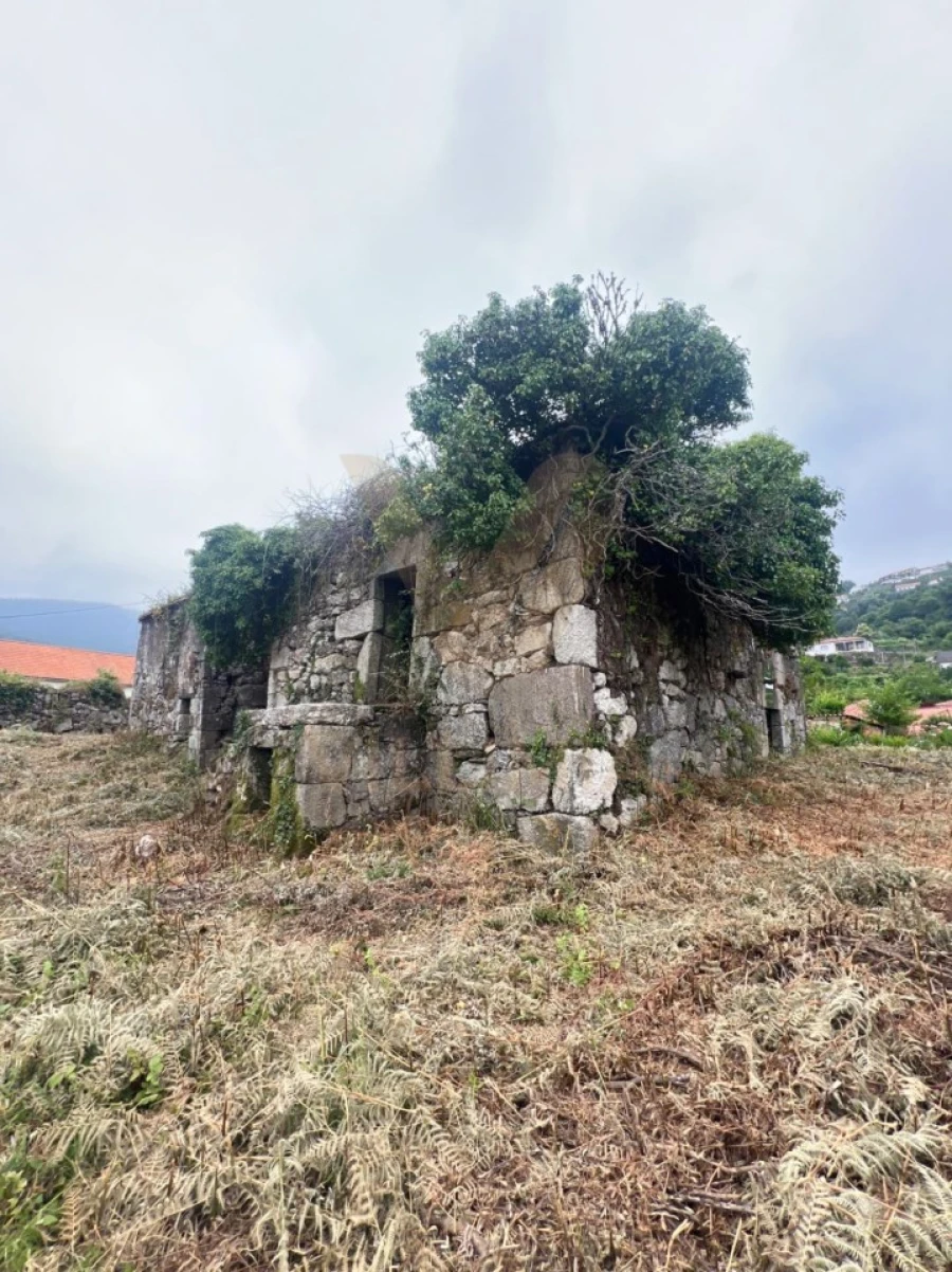 Moradia T3 para Venda em Bárrio e Cepões Foto 11